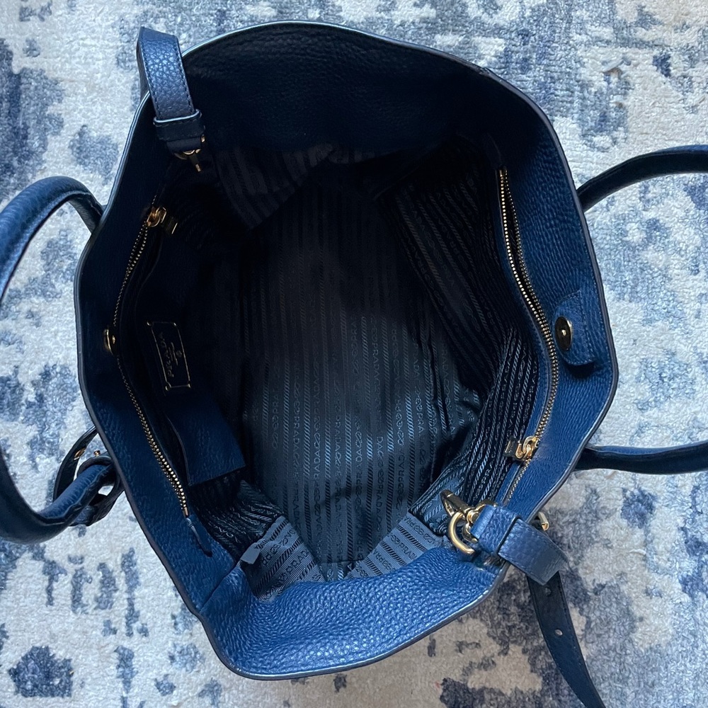 PRADA Leather Bag - Picture 3 of 4